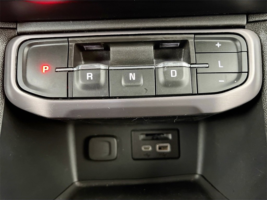 Used 2022 GMC Acadia AT4 w/ Technology Package image 17