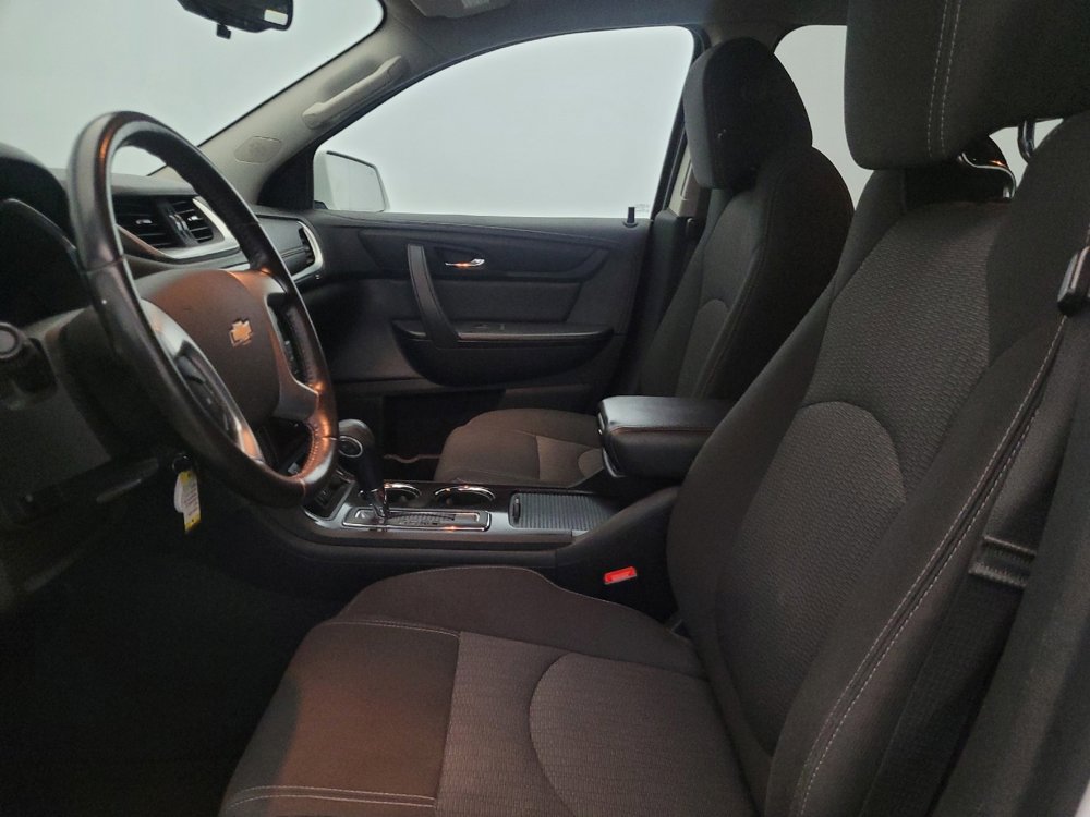 Used 2017 Chevrolet Traverse LT image 17