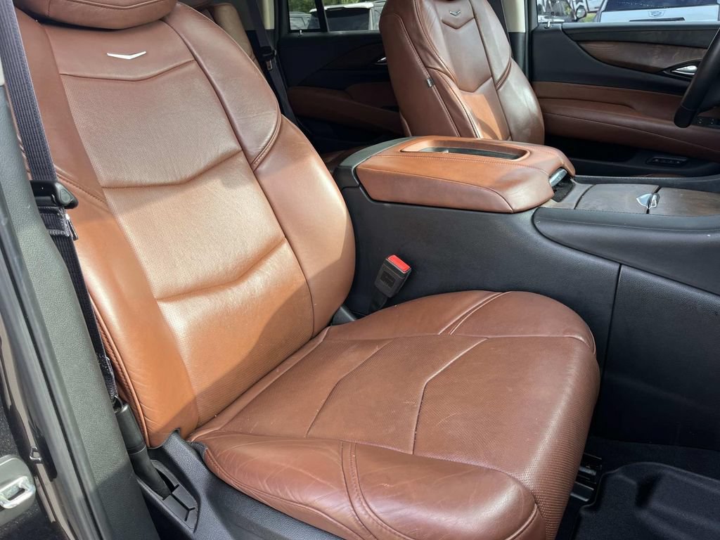 Used 2017 Cadillac Escalade Premium Luxury RWD image 27