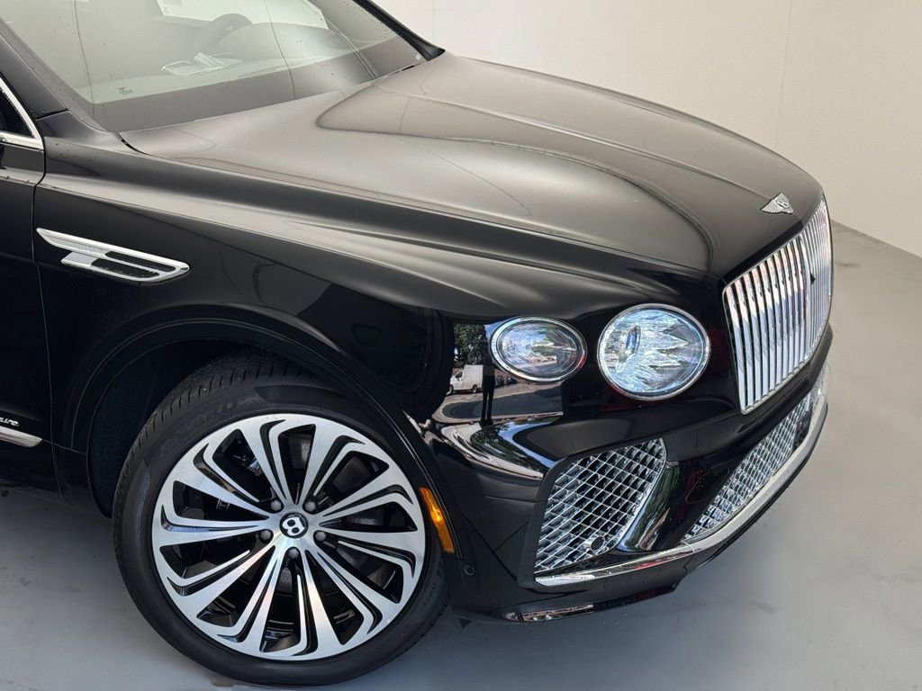Used 2025 Bentley Bentayga image 9