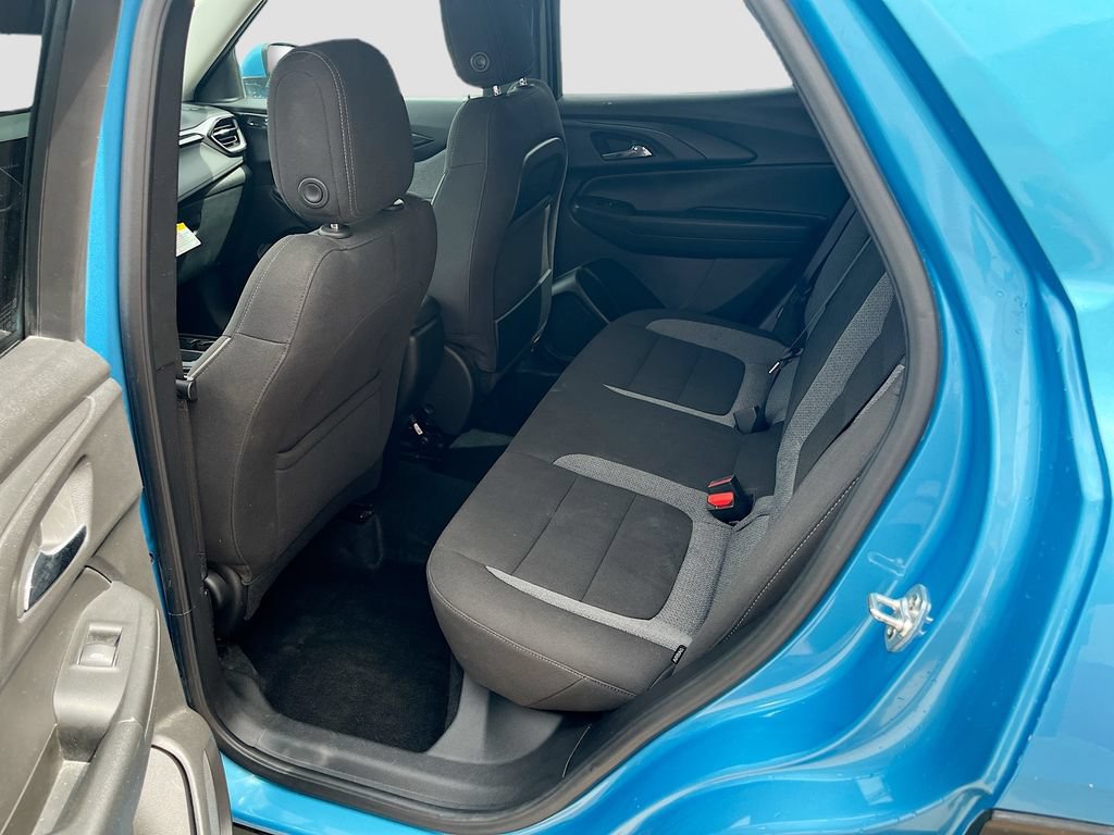 Used 2025 Chevrolet TrailBlazer LT AWD/4WD image 23