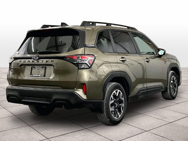 Used 2026 Subaru Forester Premium AWD/4WD image 11