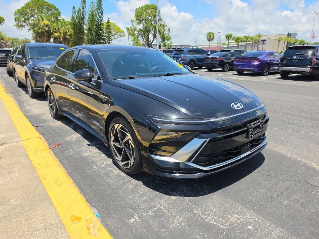 Used 2024 Hyundai Sonata SEL w/ Convenience Package FWD image 2