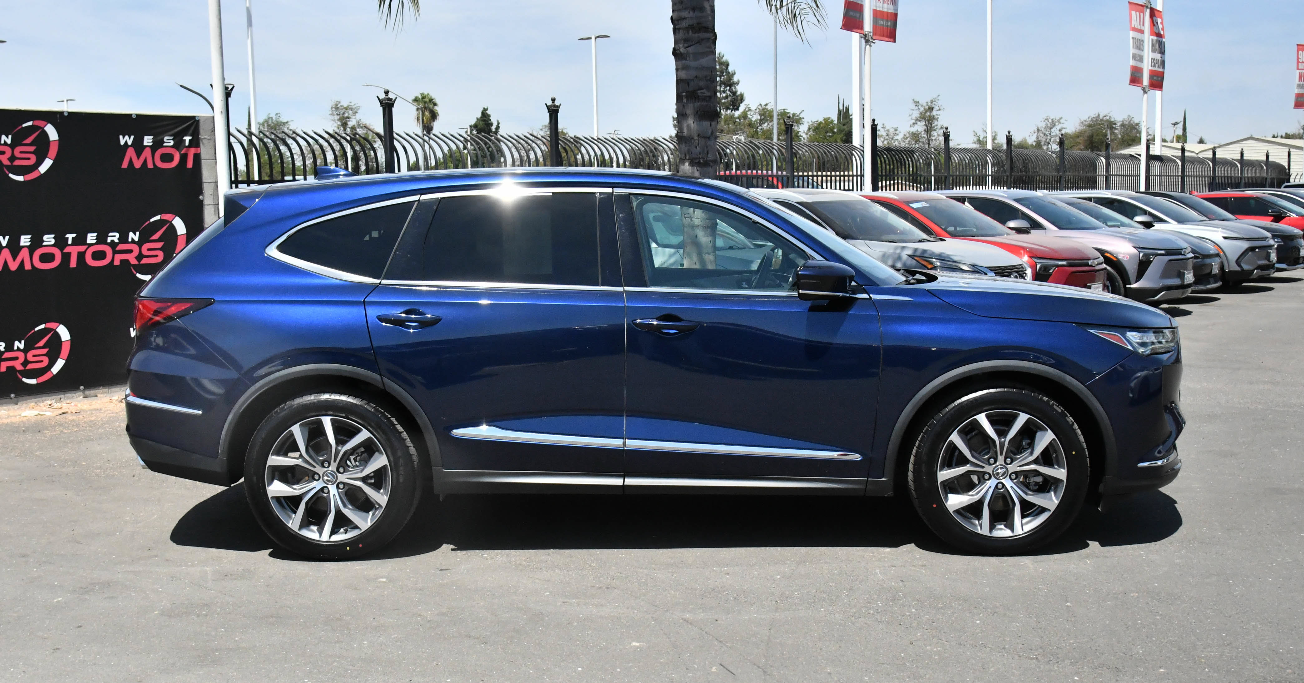 Used 2022 Acura MDX FWD w/ Technology Package image 9