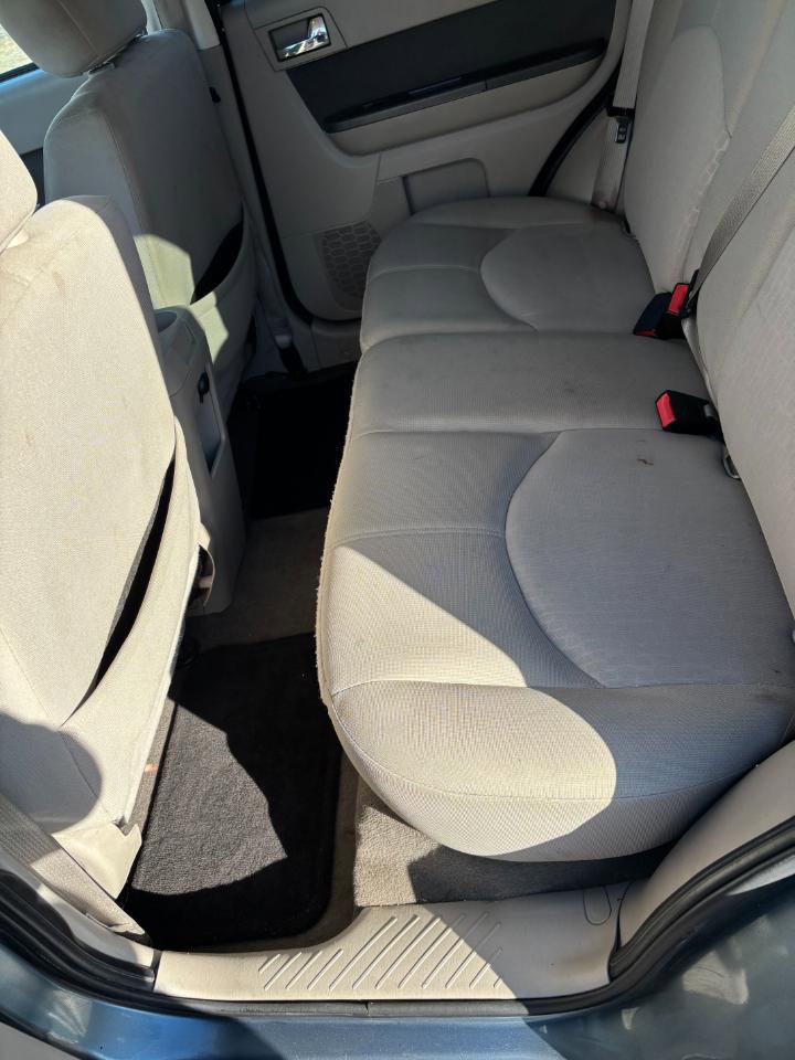 Used 2010 Mercury Mariner 2WD image 19