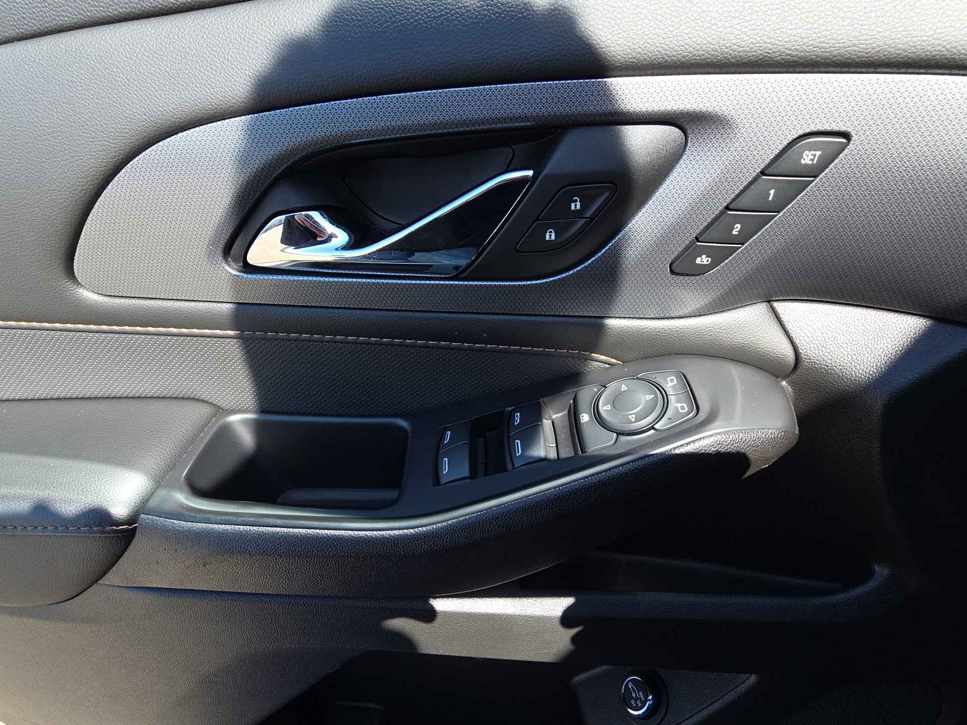 Used 2021 Chevrolet Traverse Premier w/ Redline Edition image 13