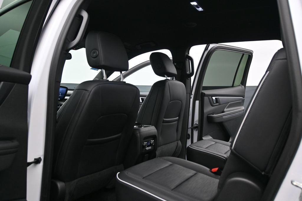 Used 2025 Buick Enclave Sport Touring w/ Power Package AWD/4WD image 16