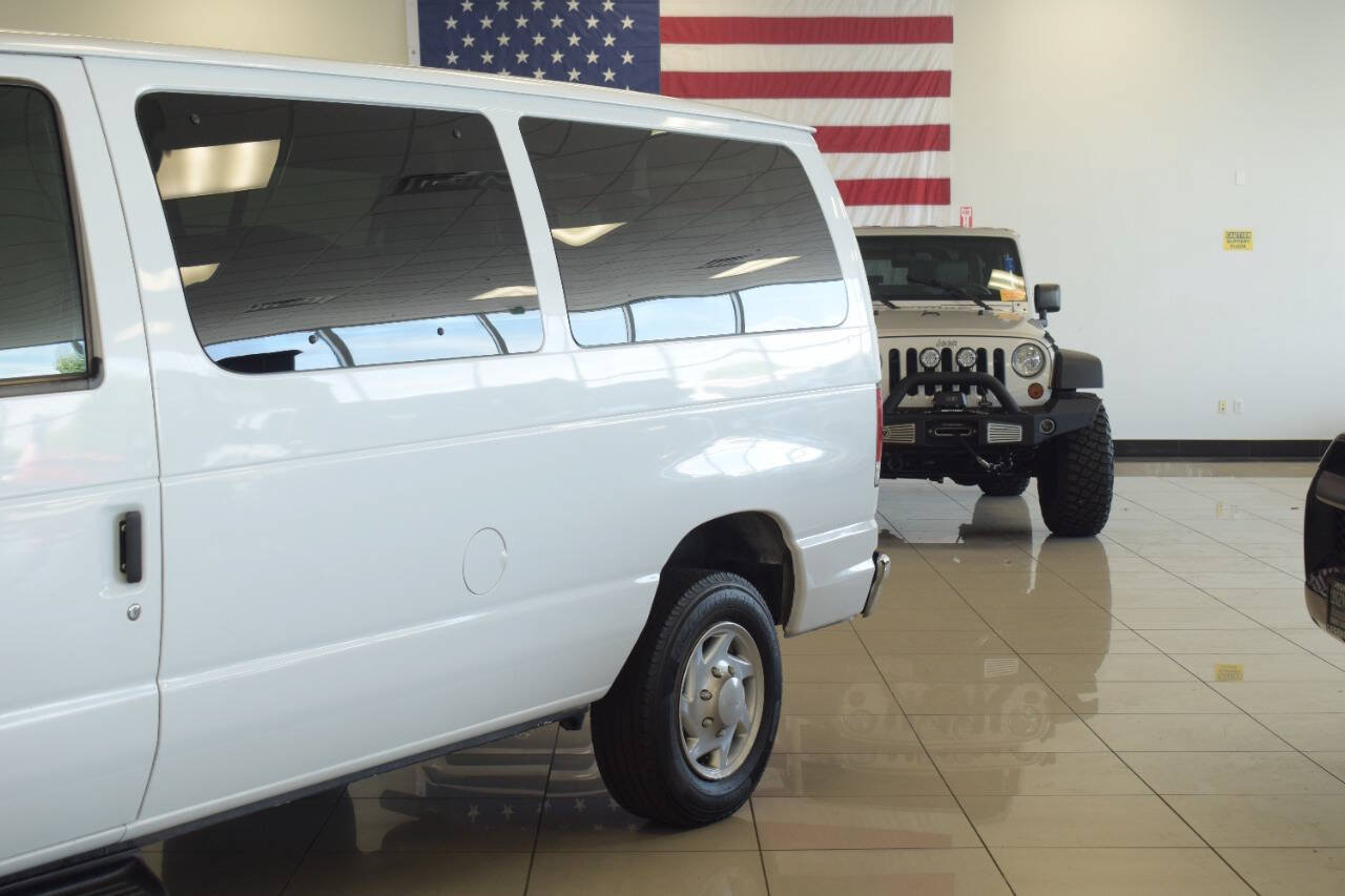 Used 2014 Ford E-350 and Econoline 350 XLT RWD image 17