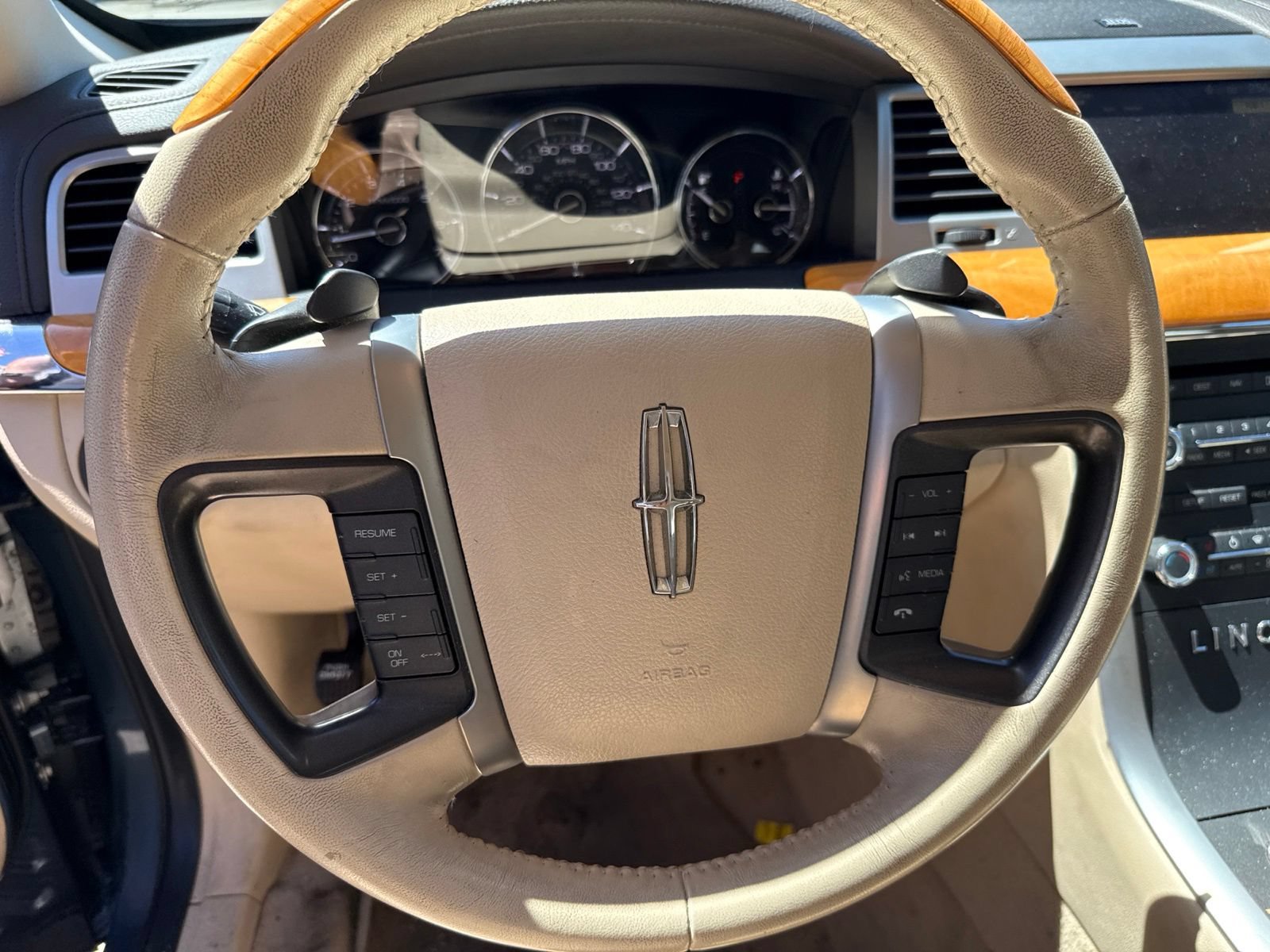 Used 2010 Lincoln MKS AWD image 12