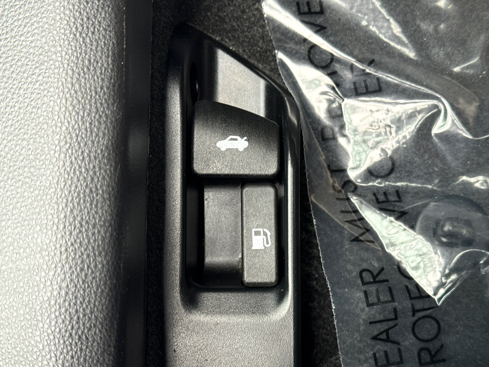 Used 2025 Toyota Corolla LE FWD image 24