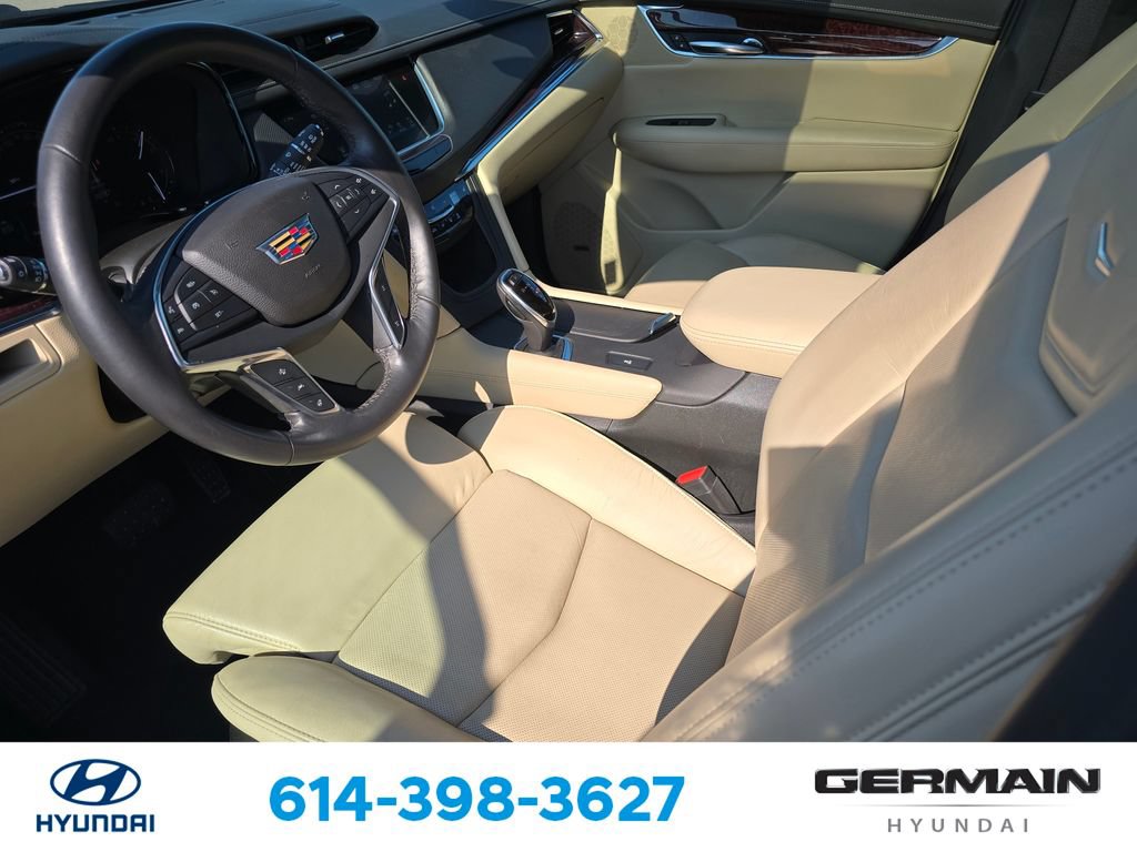 Used 2017 Cadillac XT5 Luxury w/ Driver Awareness Package FWD image 18