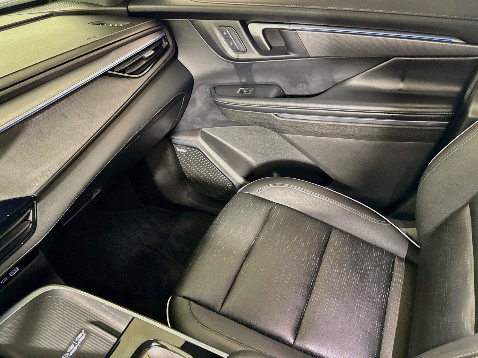 Certified 2026 Buick Enclave Sport Touring FWD image 22