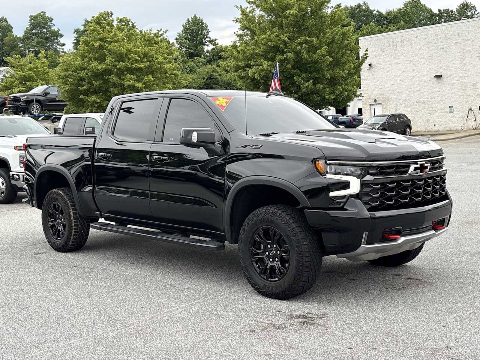 Used 2024 Chevrolet Silverado 1500 ZR2 w/ Technology Package AWD/4WD image 4
