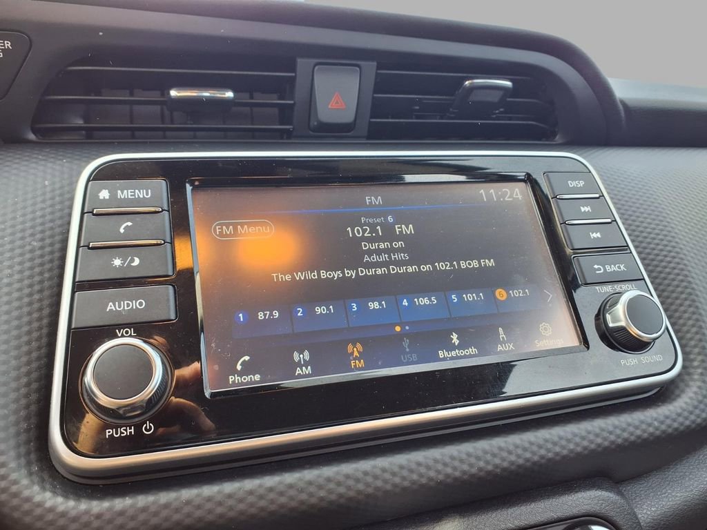 Certified 2025 Nissan Kicks Play S image 5