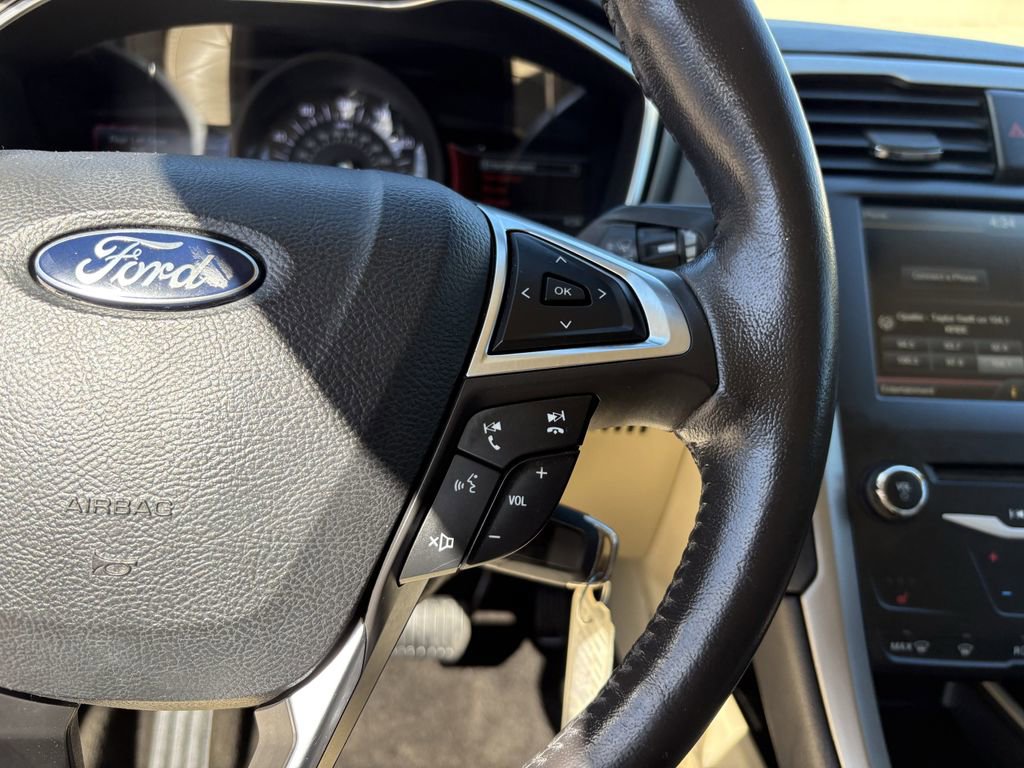 Used 2015 Ford Fusion SE w/ Equipment Group 202A image 17