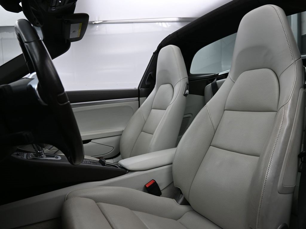 Used 2014 Porsche 911 Targa 4S image 5