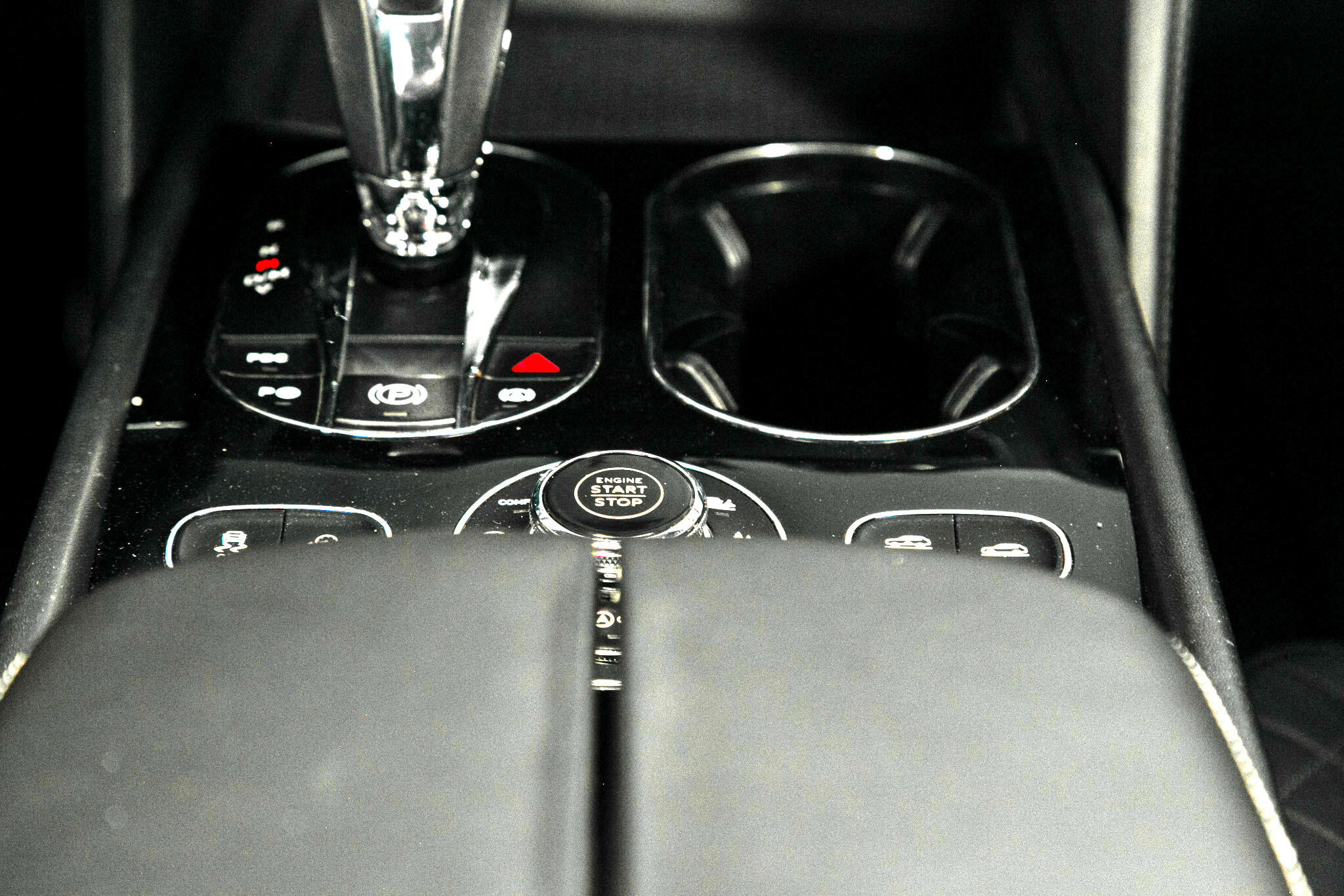 Used 2017 Bentley Bentayga image 40