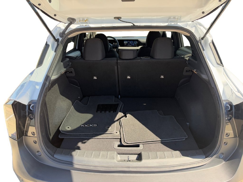 Used 2026 Nissan Kicks SV w/ SV Premium Package FWD image 18