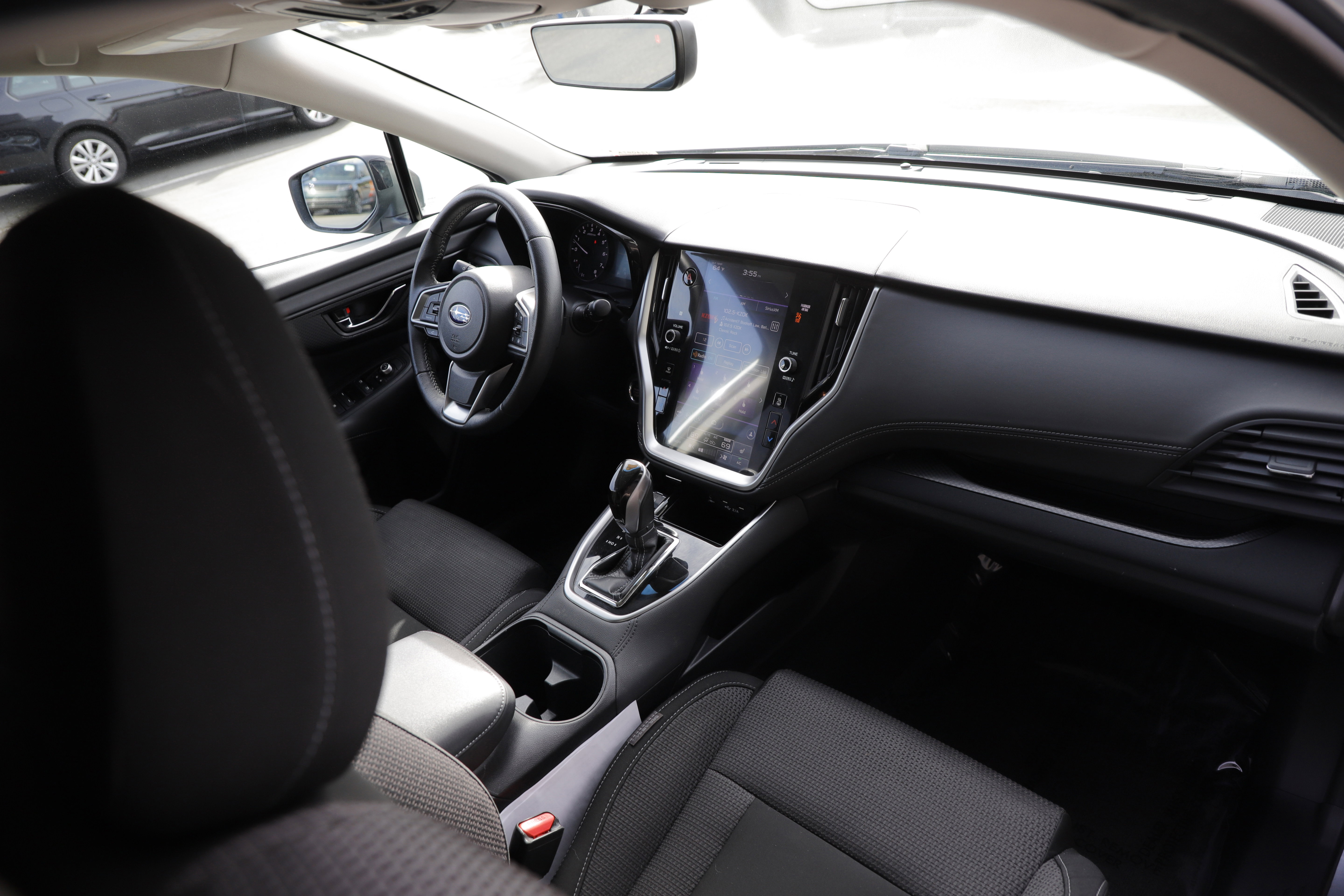 Used 2020 Subaru Outback Premium image 12