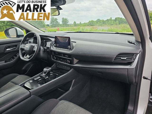 Used 2025 Nissan Rogue SV FWD image 28