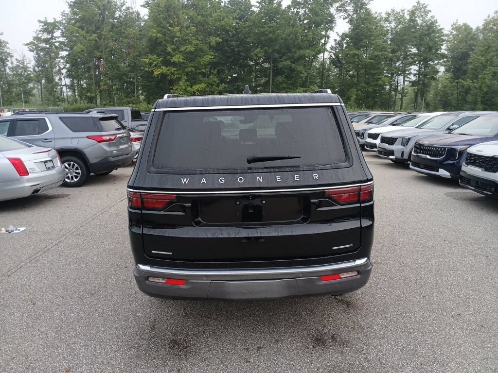 Used 2022 Jeep Wagoneer Series II AWD/4WD image 4
