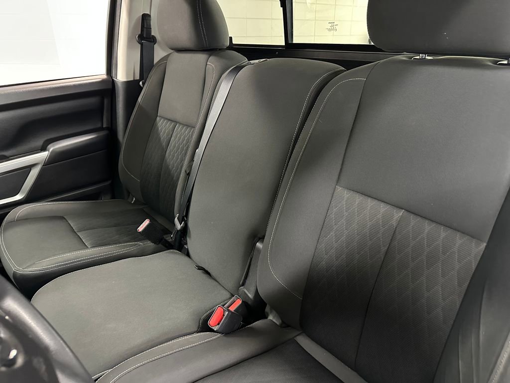 Used 2017 Nissan Titan SV image 12
