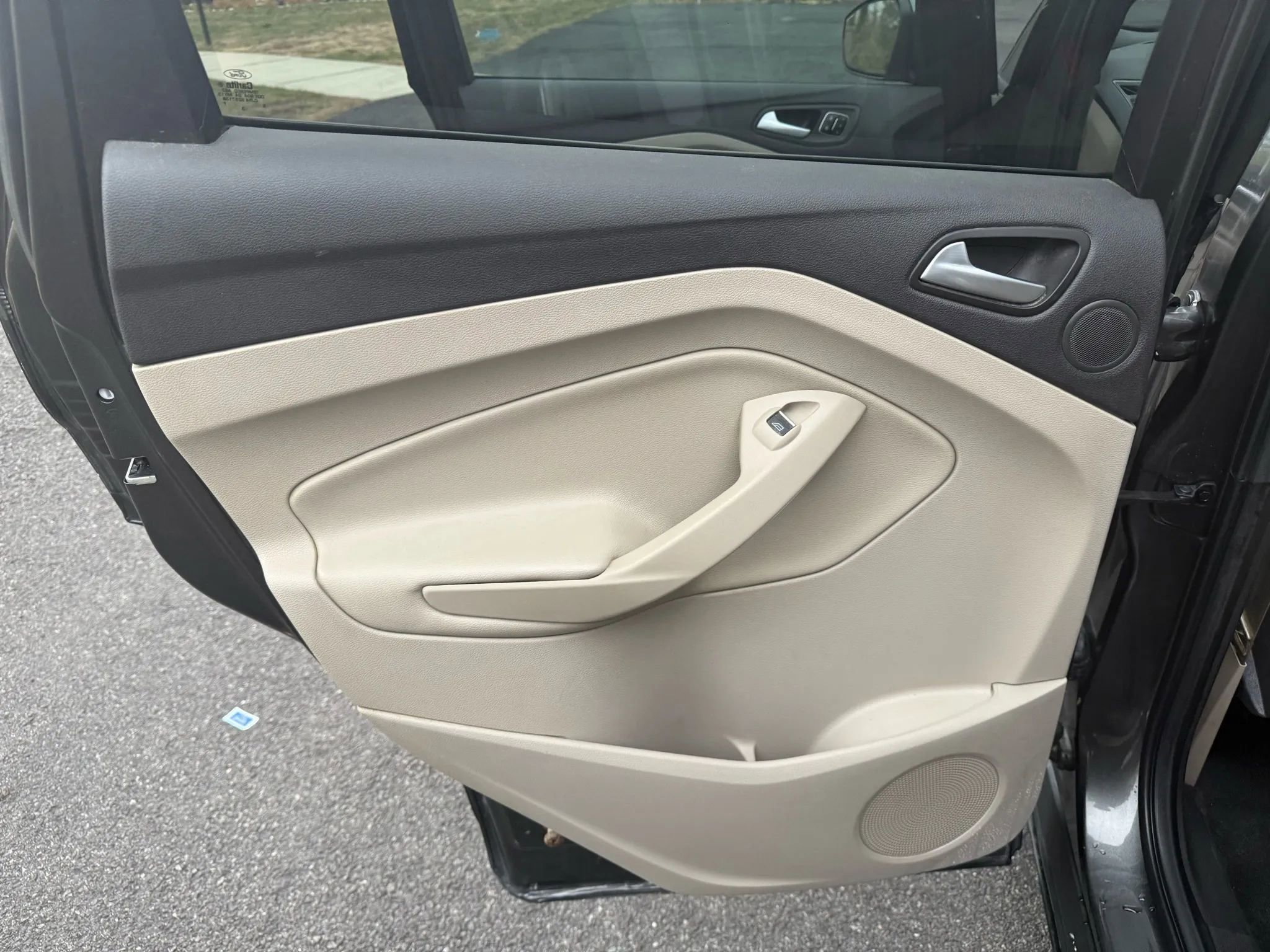 Used 2017 Ford Escape Titanium image 19