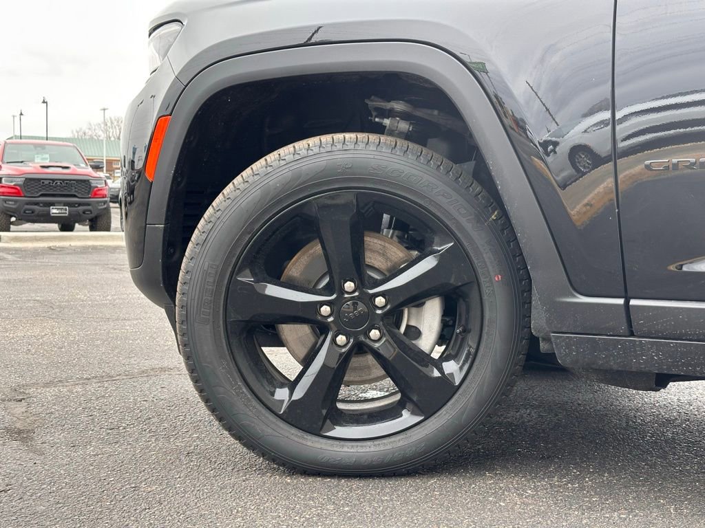 New 2026 Jeep Grand Cherokee L Limited w/ Limited Altitude Package AWD/4WD image 8