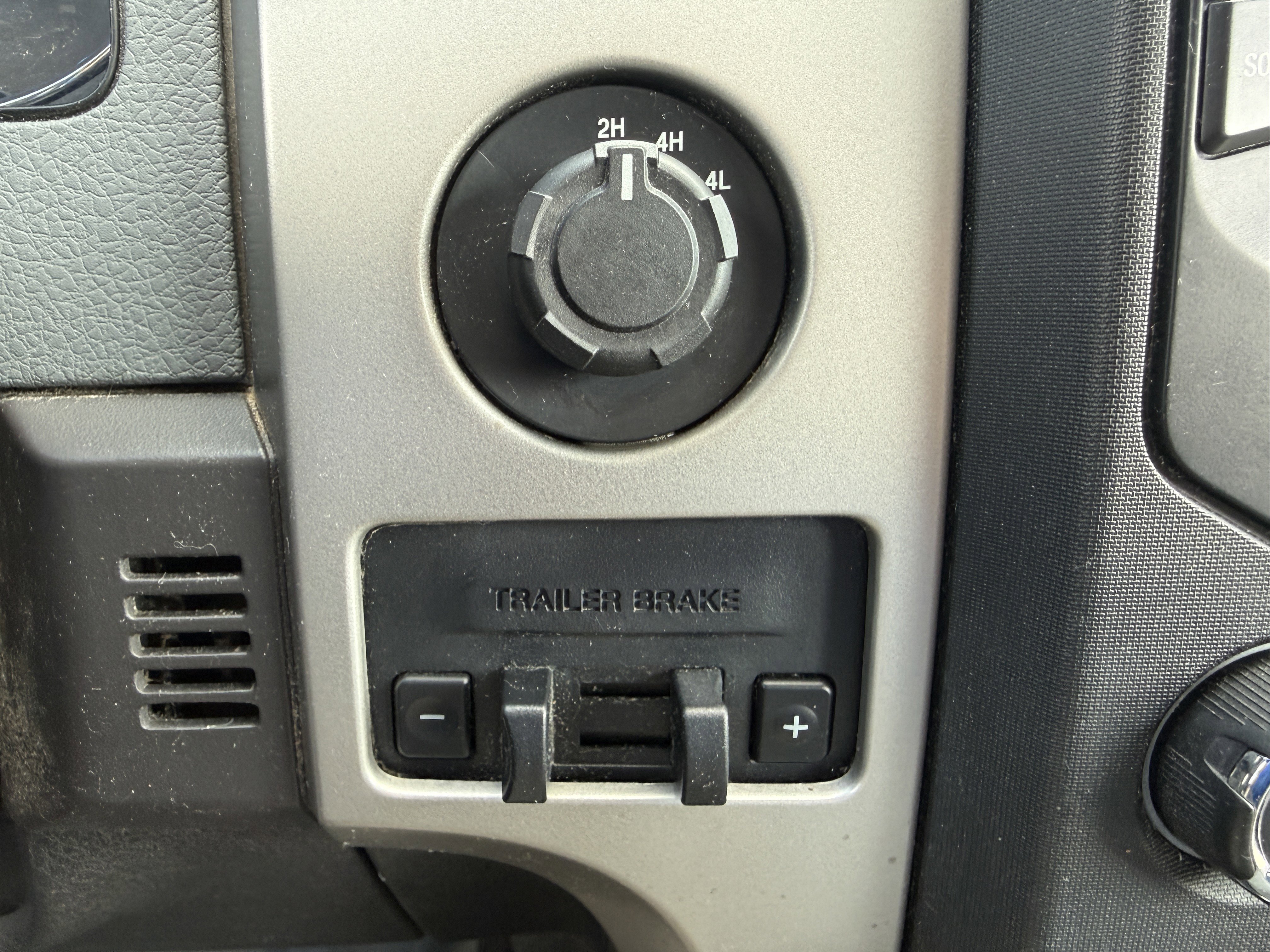 Used 2014 Ford F150 XLT w/ Equipment Group 302A Luxury image 27