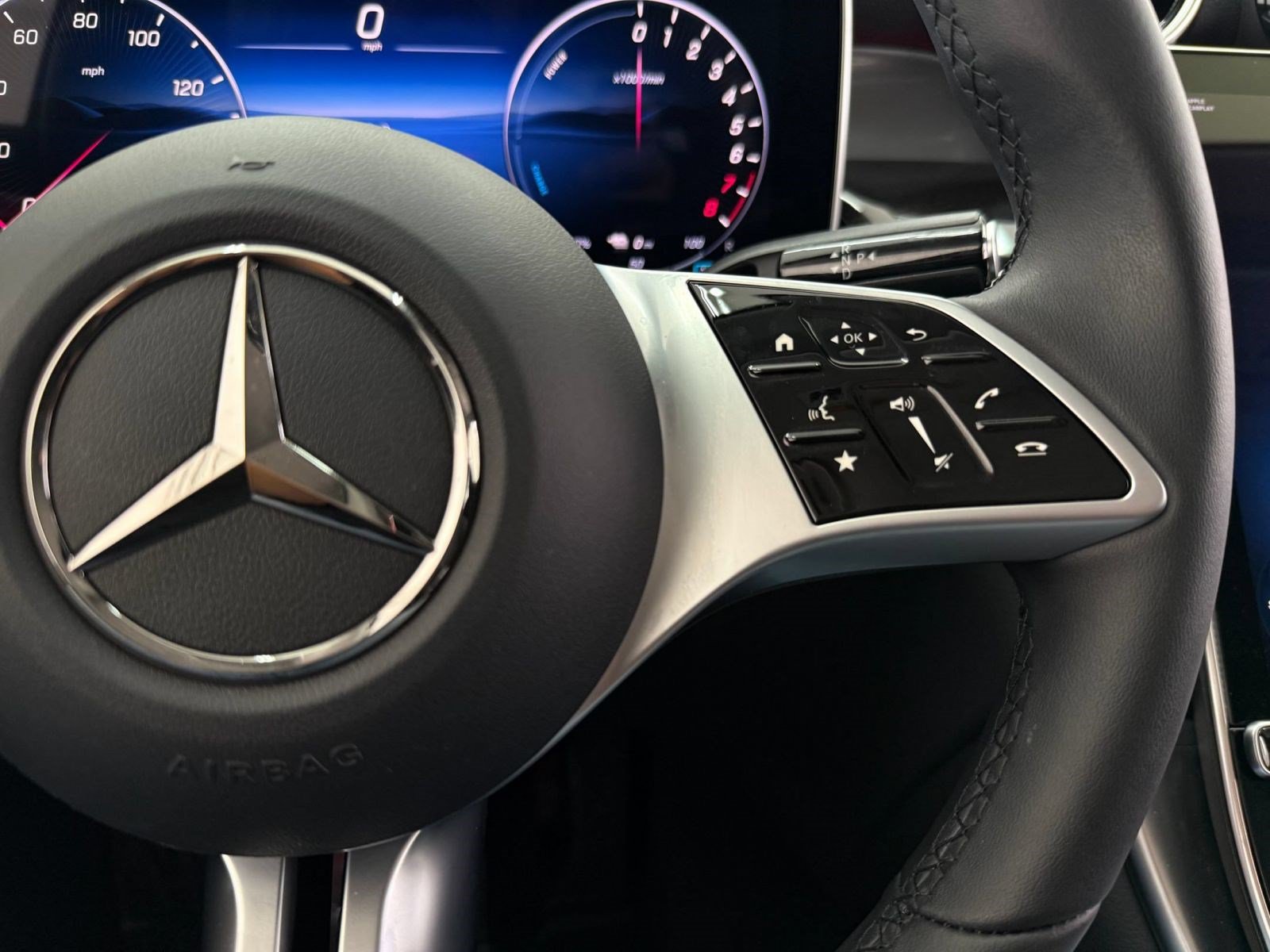 Used 2025 Mercedes-Benz GLC 350e 4MATIC image 14