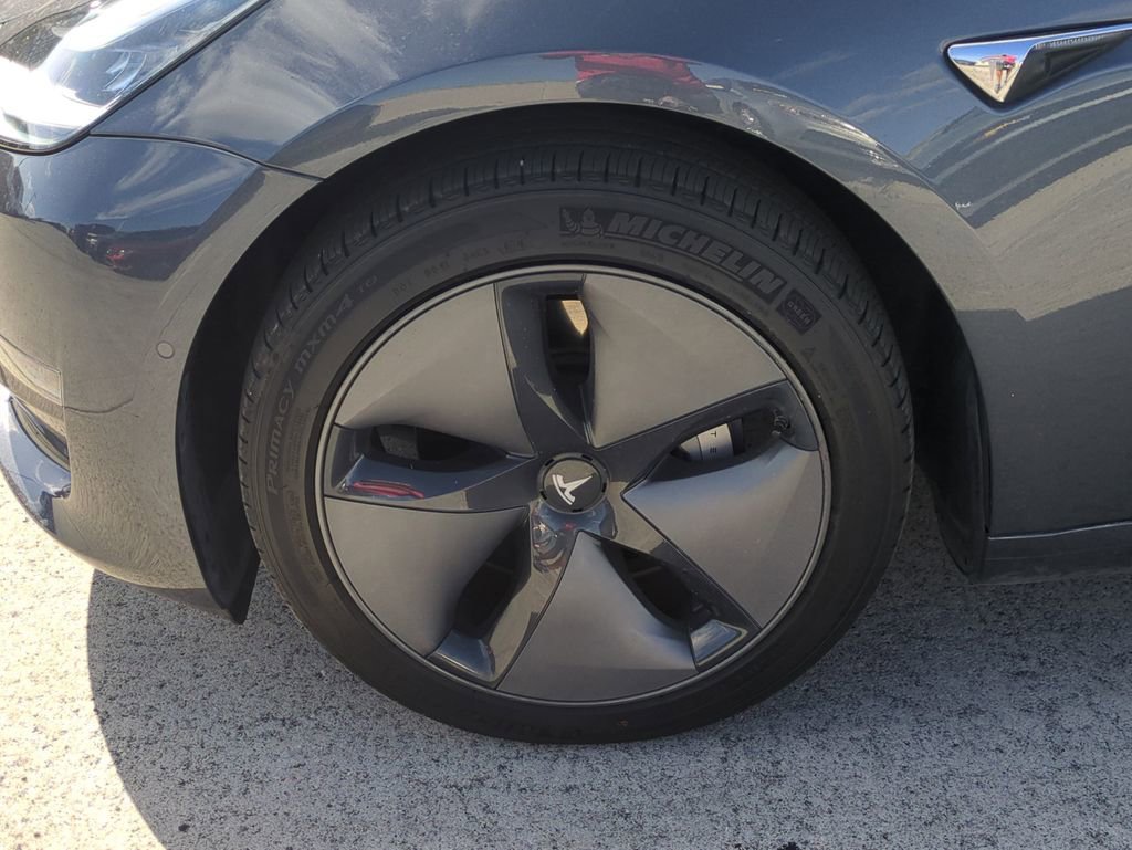Used 2018 Tesla Model 3 Long Range image 11