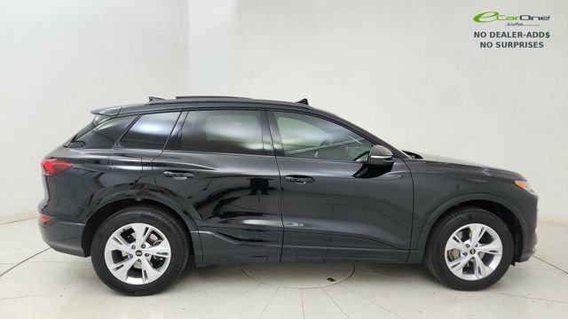 Used 2025 Audi Q6 e-tron Premium w/ Convenience Package RWD image 6