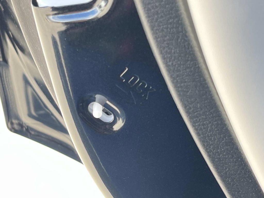 New 2026 Mitsubishi Outlander SE image 12