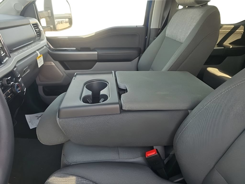 New 2026 Ford F350 XLT w/ XLT Premium Package AWD/4WD image 17