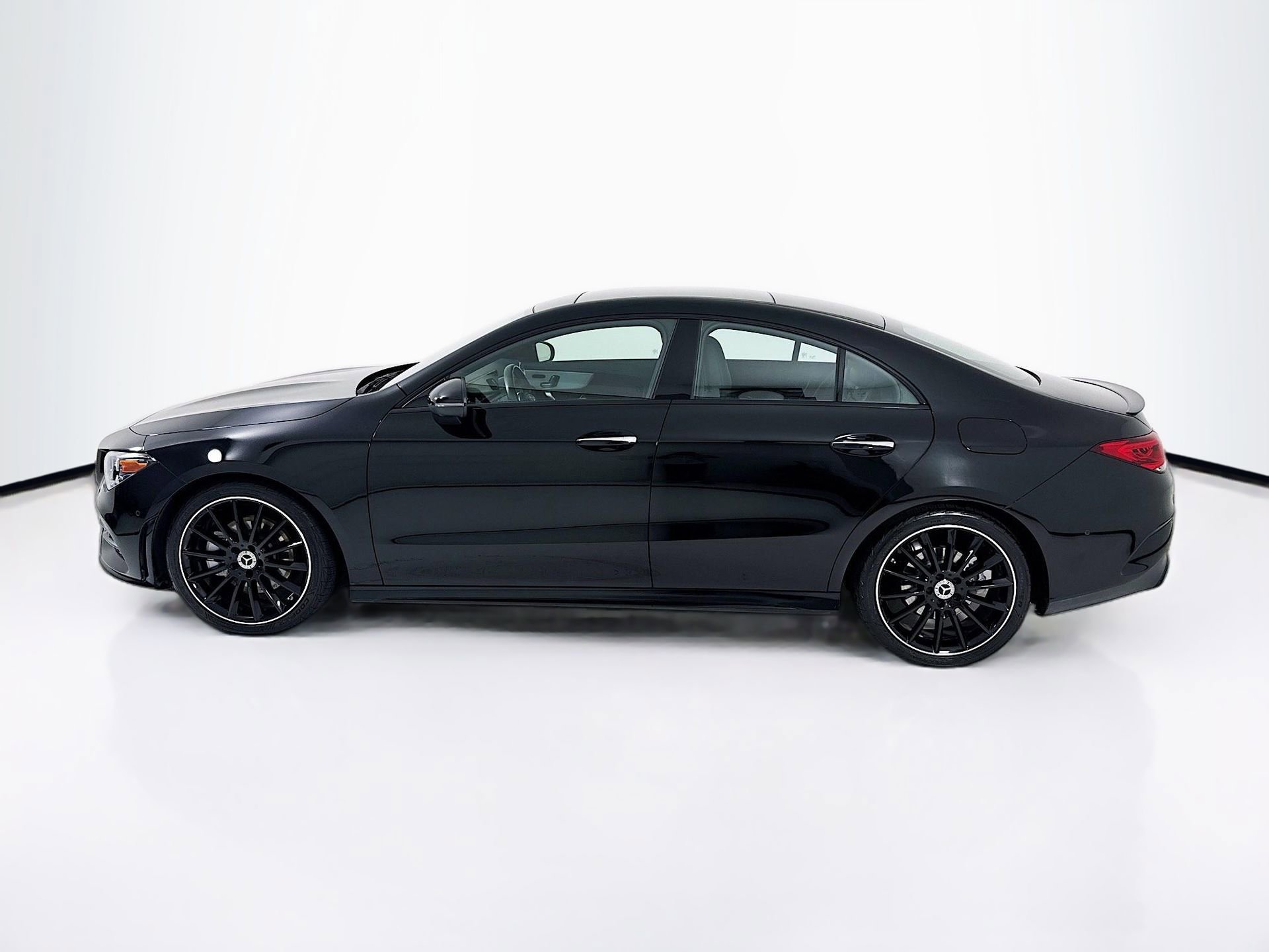 Used 2023 Mercedes-Benz CLA 250 image 5