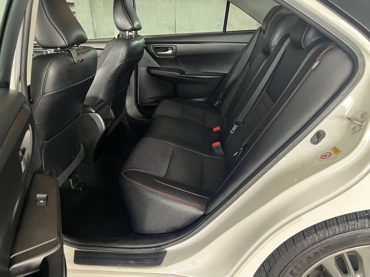 Used 2017 Toyota Camry SE FWD image 19
