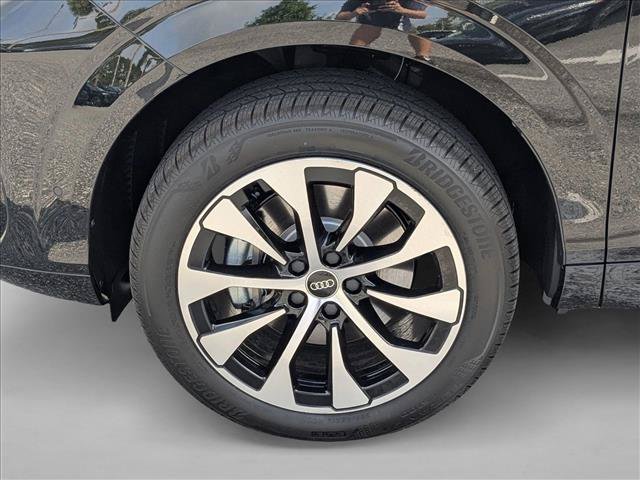 New 2026 Audi Q3 quattro 2.0T w/ Technology Package AWD/4WD image 9