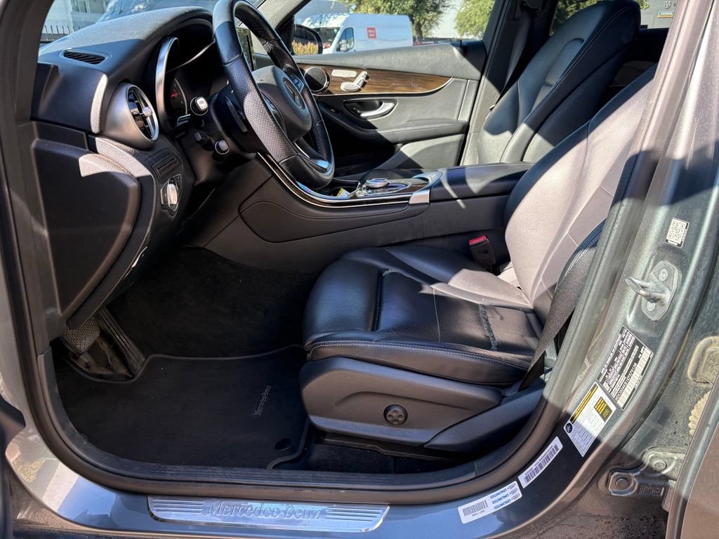 Used 2019 Mercedes-Benz GLC 300 4MATIC image 8