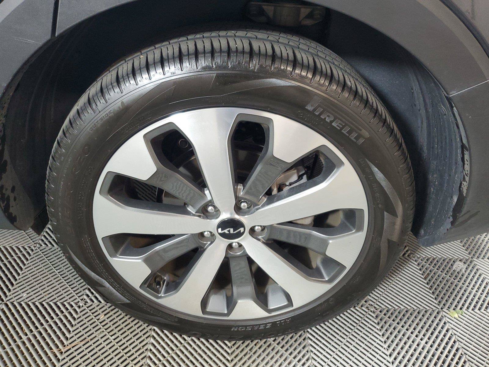 Used 2022 Kia Telluride EX w/ EX Premium Package FWD image 10
