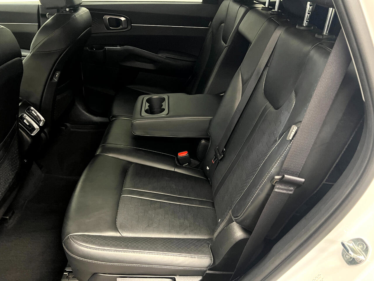 Used 2024 Kia Sorento S image 21