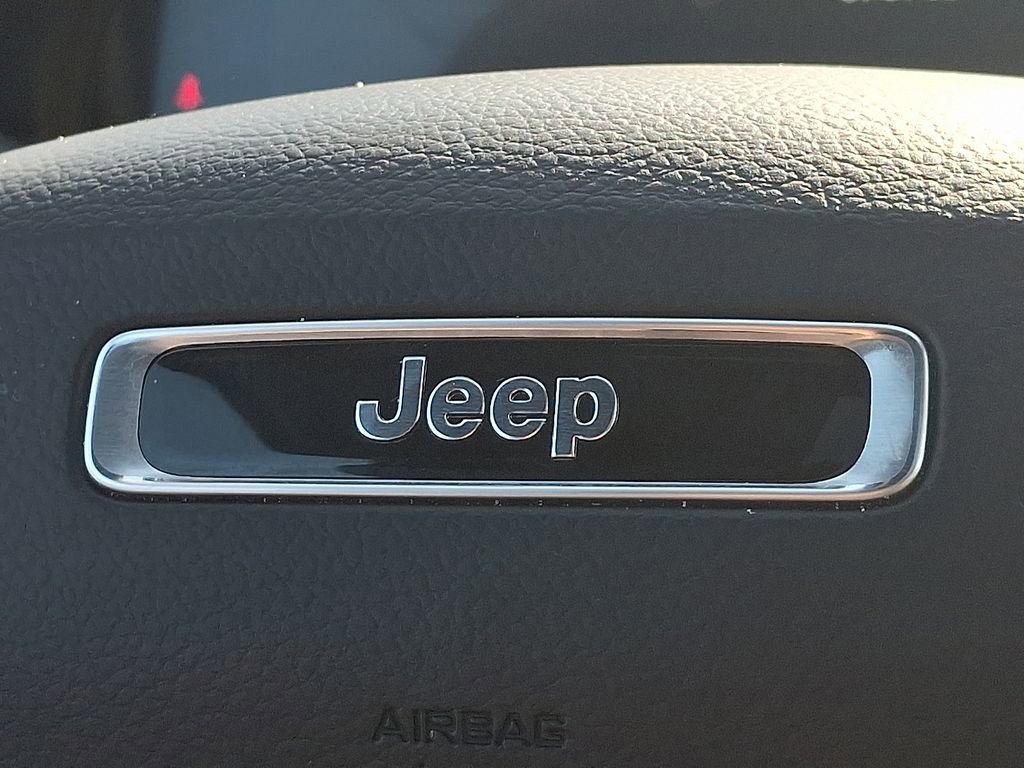 New 2026 Jeep Grand Cherokee Altitude image 10