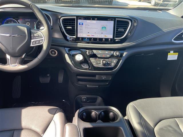 New 2026 Chrysler Pacifica Select image 12