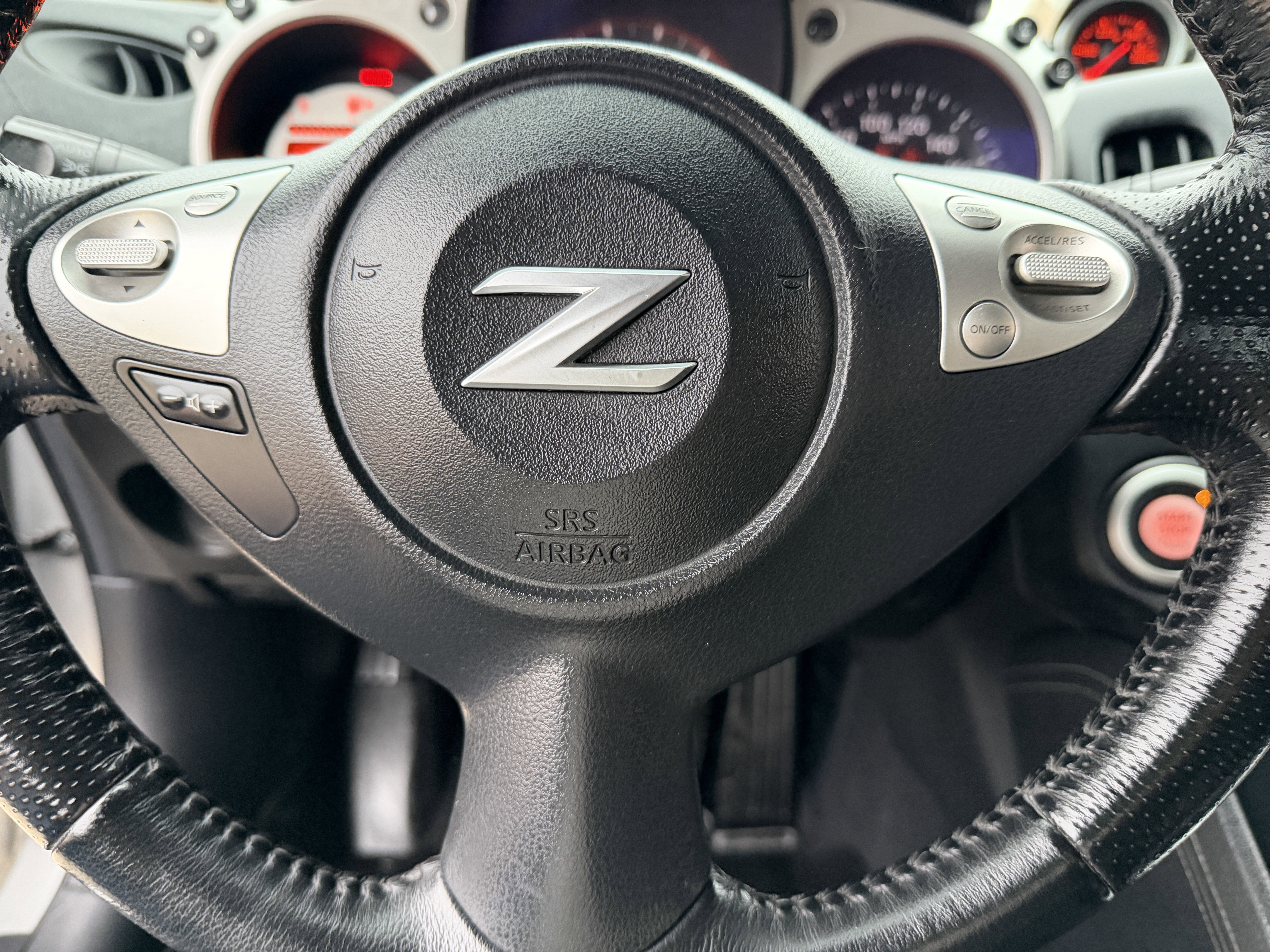 Used 2011 Nissan 370Z Coupe image 27