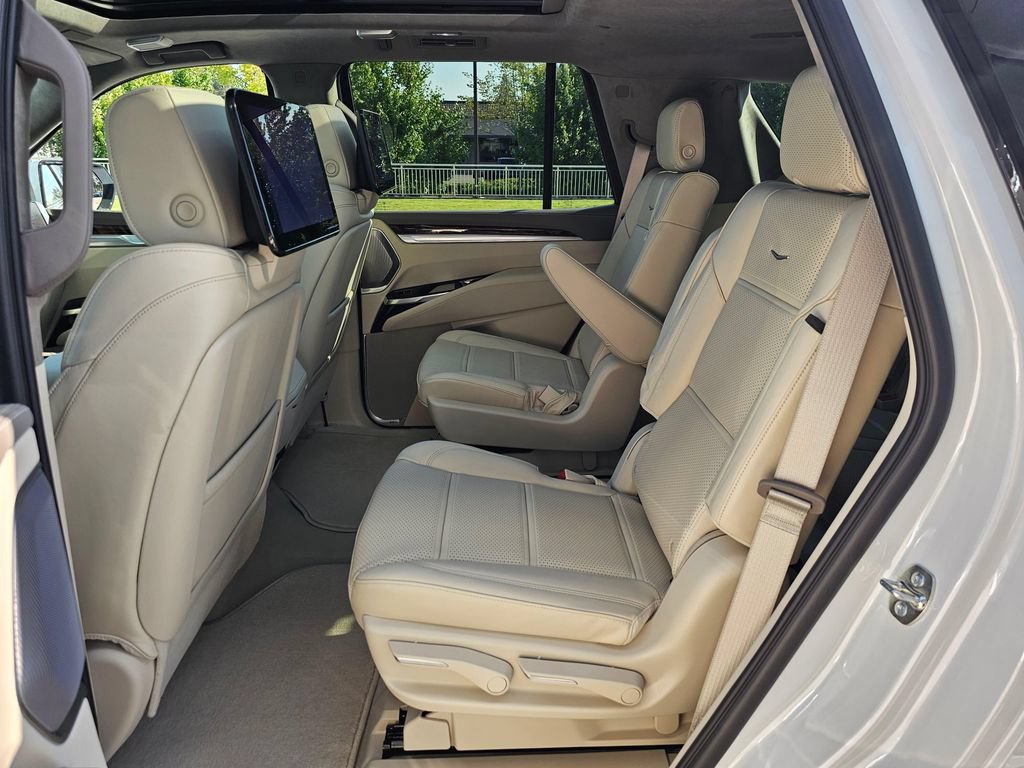 New 2026 Cadillac Escalade Platinum Sport AWD/4WD image 17