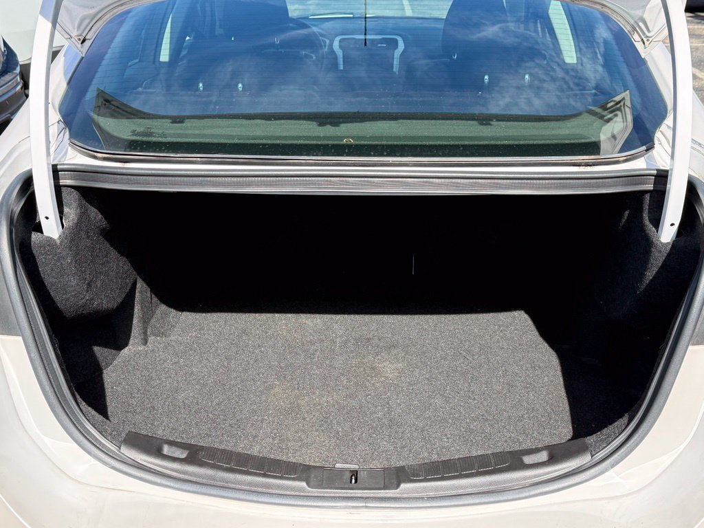 Used 2015 Ford Fusion SE w/ Equipment Group 201A FWD image 17