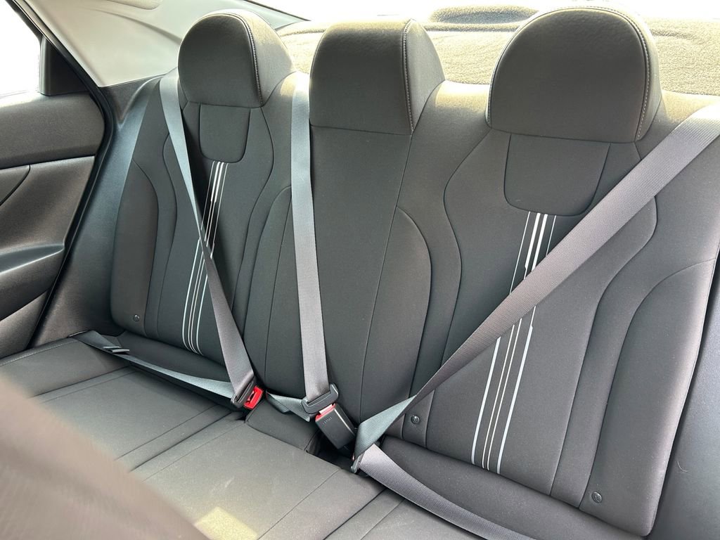 Used 2023 Hyundai Elantra SEL image 13