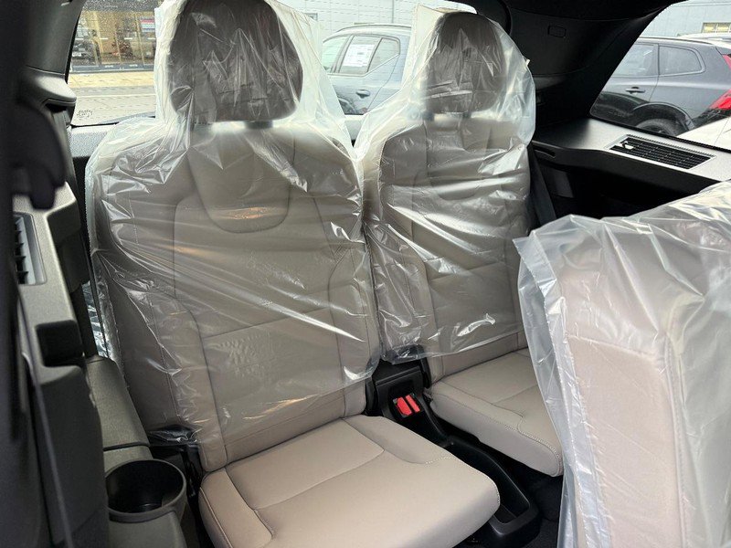New 2026 Volvo XC90 B6 Core w/ Protection Package image 5