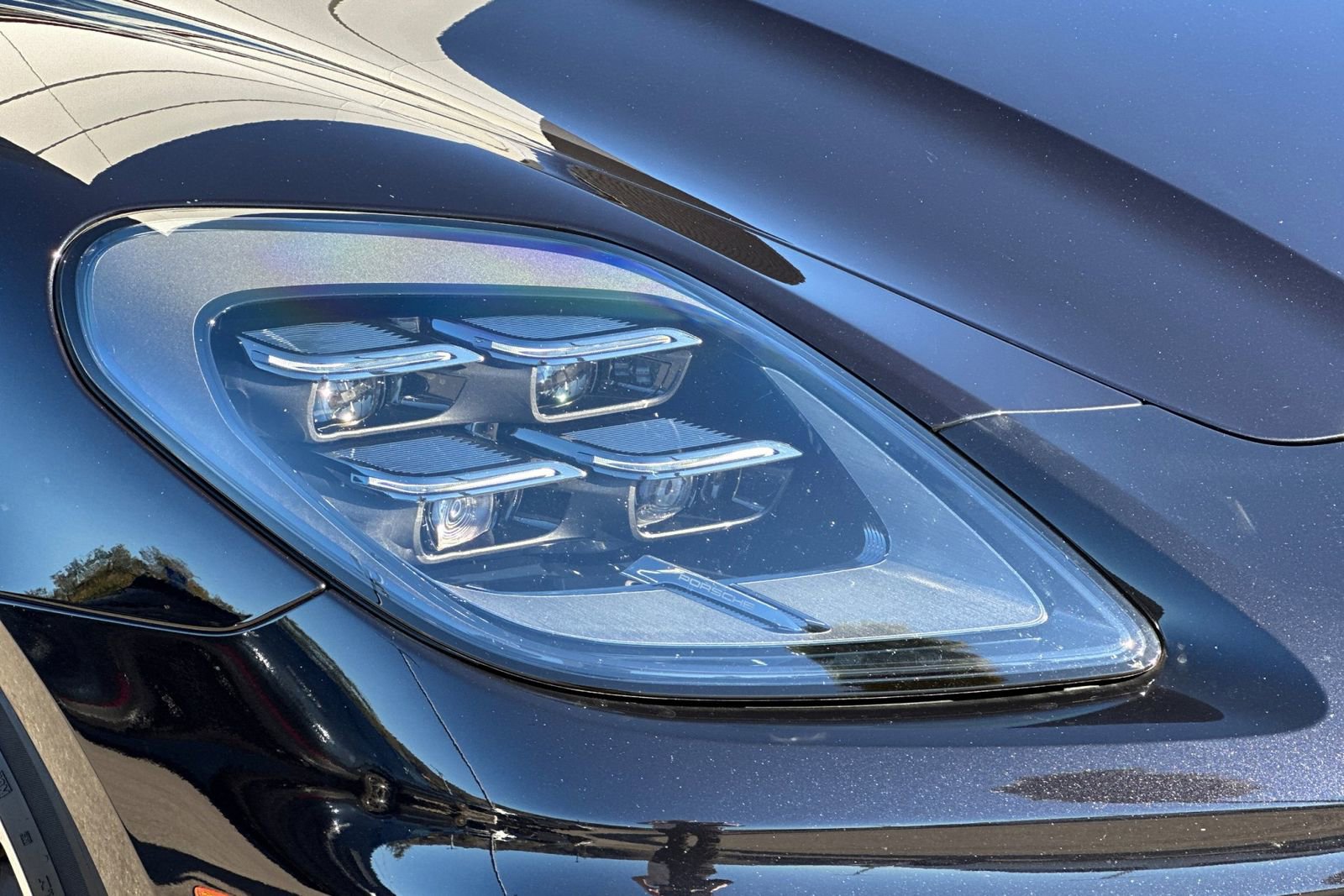 Used 2024 Porsche Panamera image 37