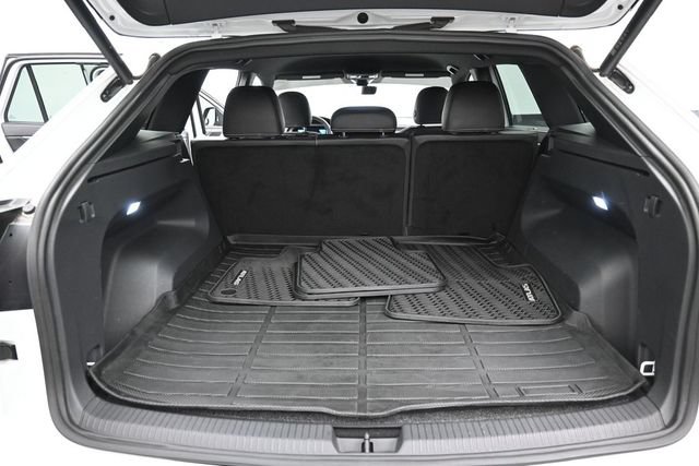 Used 2024 Volkswagen Atlas Cross Sport SE AWD/4WD image 30