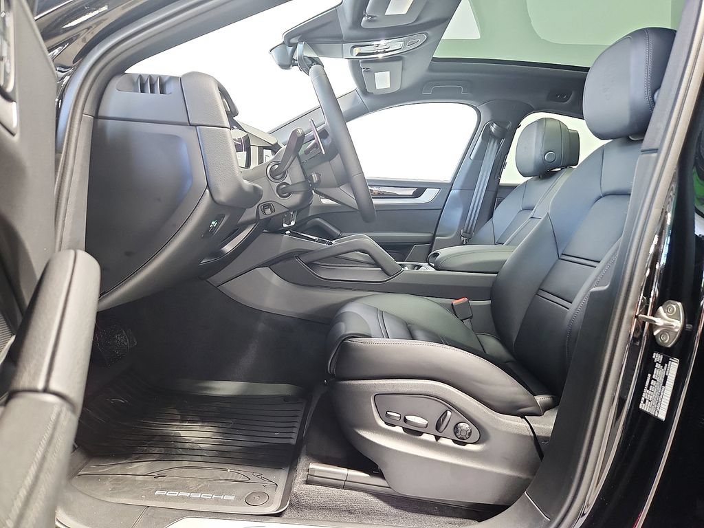 New 2026 Porsche Cayenne Coupe AWD/4WD image 5